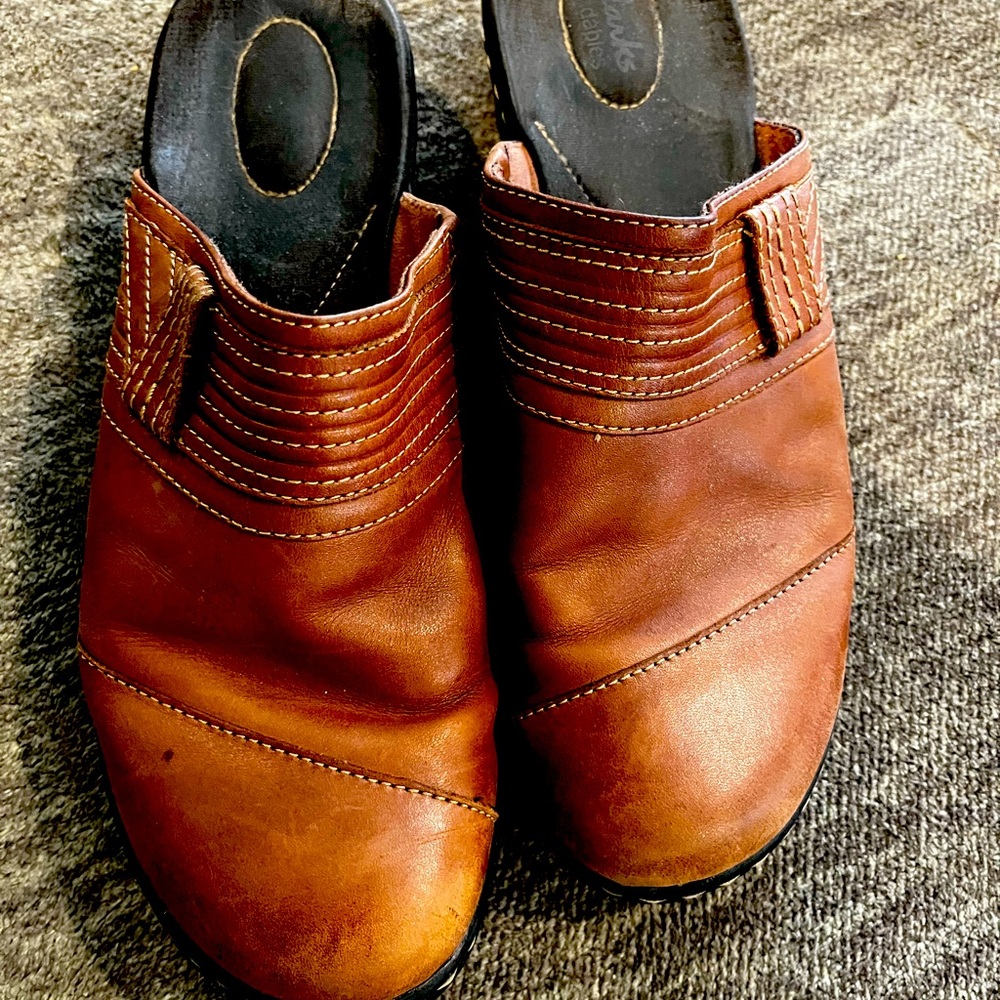 Nice women’s Clark’s size 11